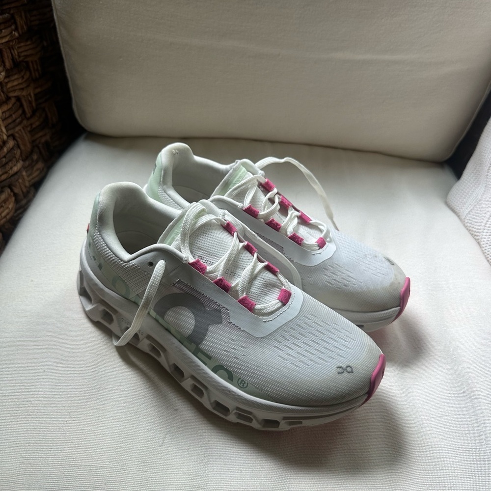 On Cloud CloudMonster sneakers